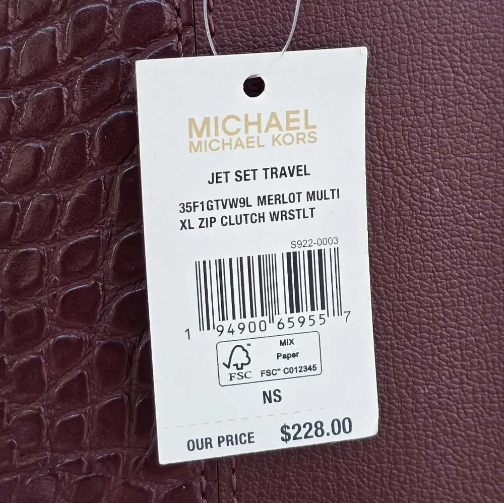 Michael Kors Jet Set Extra Large Zip Clutch Wristlet